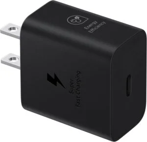 Charge your devices quickly and easily with the Samsung 25W Wall Charger. It's compact, powerful, and compatible with a wide range of devices.